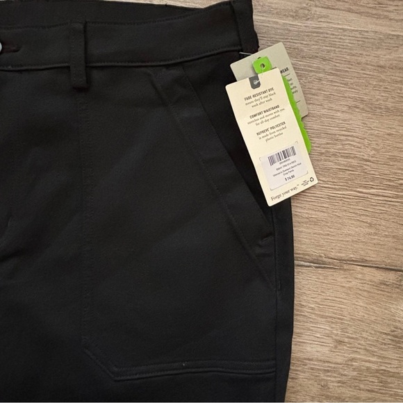 Duluth Trading Black Dyehard Kick Crop Pants Women’s 14 Regular NWT - Picture 8 of 12